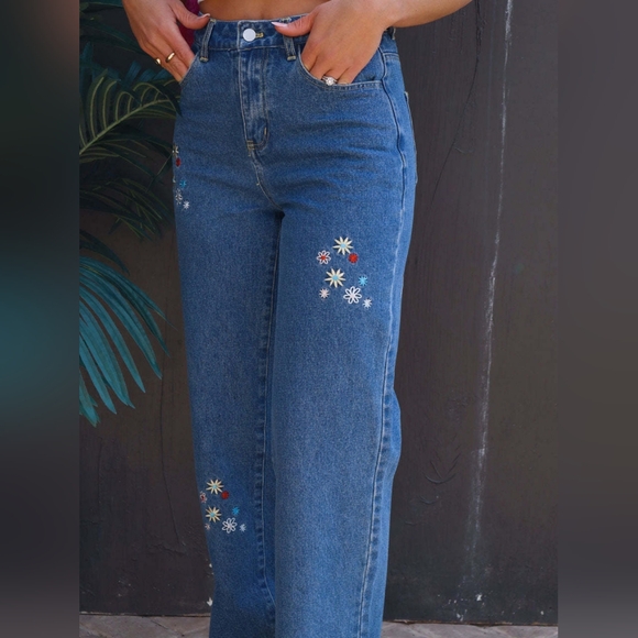 Retro High-Rise Embroidered Daisy Flower Straight Leg Hippie Cotton Denim Jeans - Picture 4 of 16